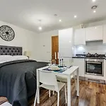 Stylish Urban Retreat In The Heart Of Liverpool